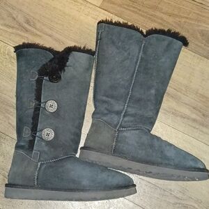Black Uggs Bailey